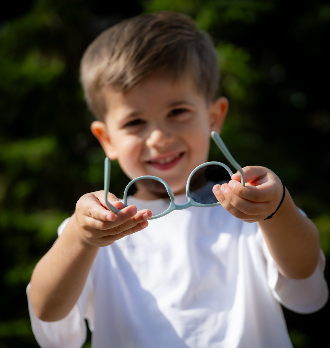 Een tweede leven voor zonnebrillen – het Maesy Second Life Programma